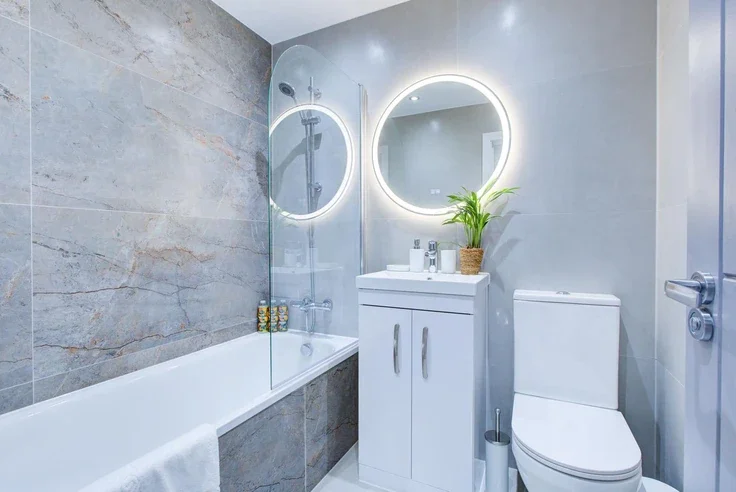 Flat Warwick Place in Greater London