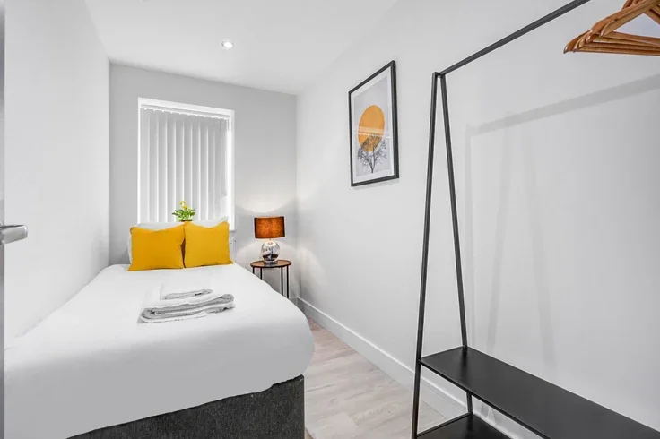 Flat Warwick Place in Greater London
