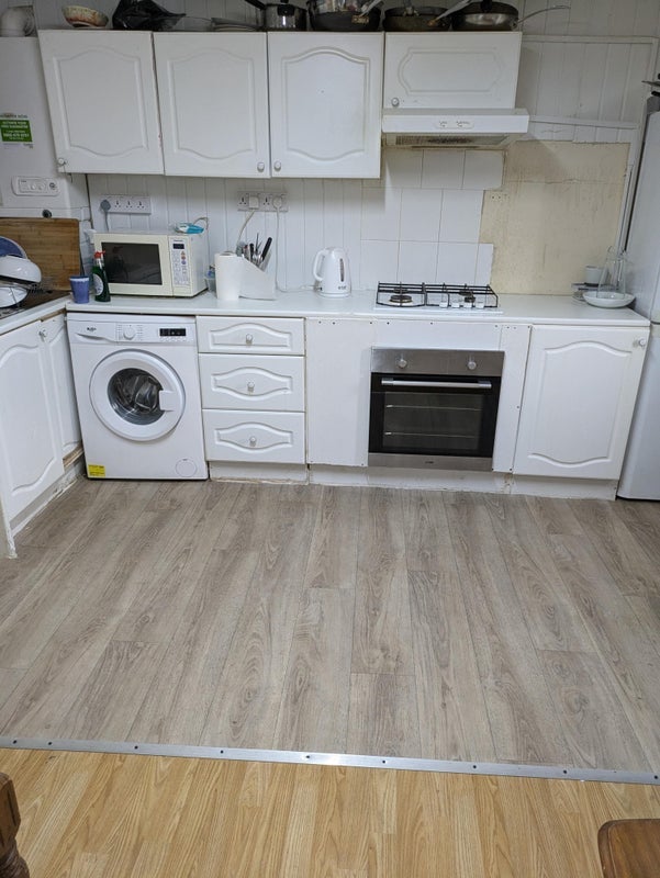 Room Moredun Park Road in City of Edinburgh