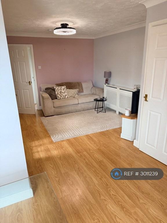Flat Elmdale Drive in Doncaster