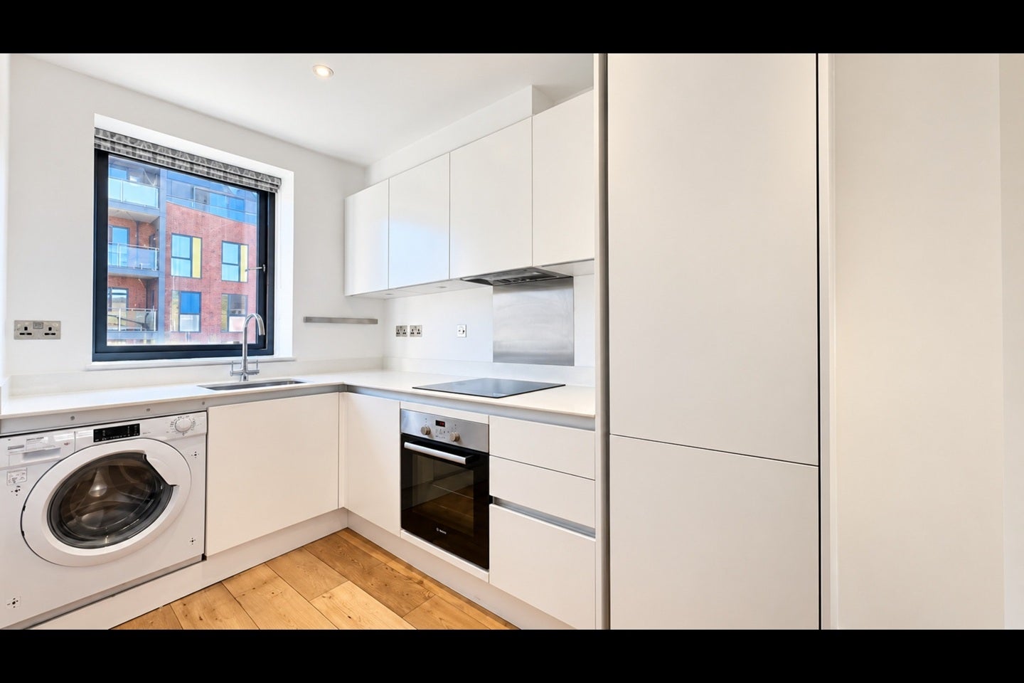 Flat Waleorde Road in Greater London