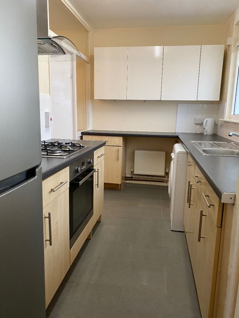 Flat Smythe Street in Greater London