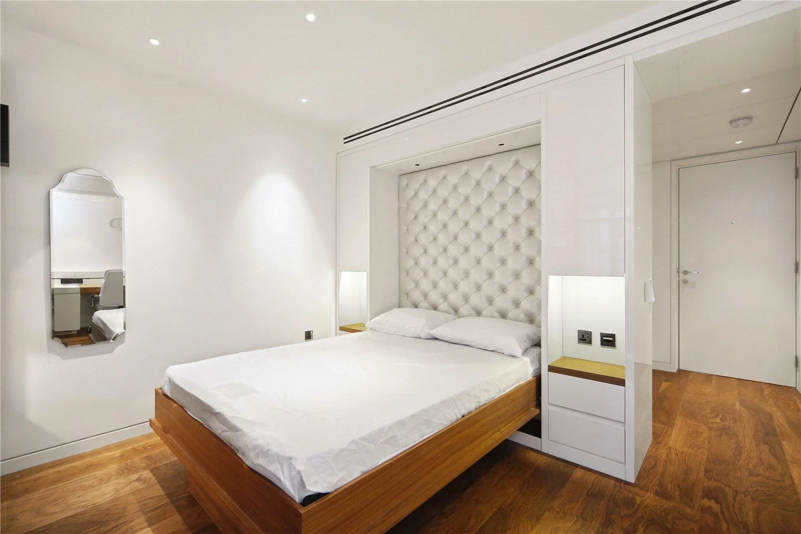 Flat Moor Lane in City of London