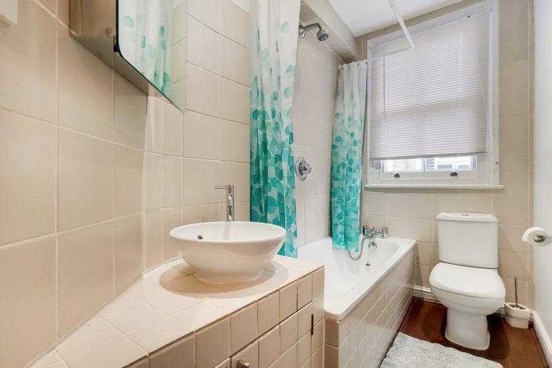 Room Bedford Hill in Greater London