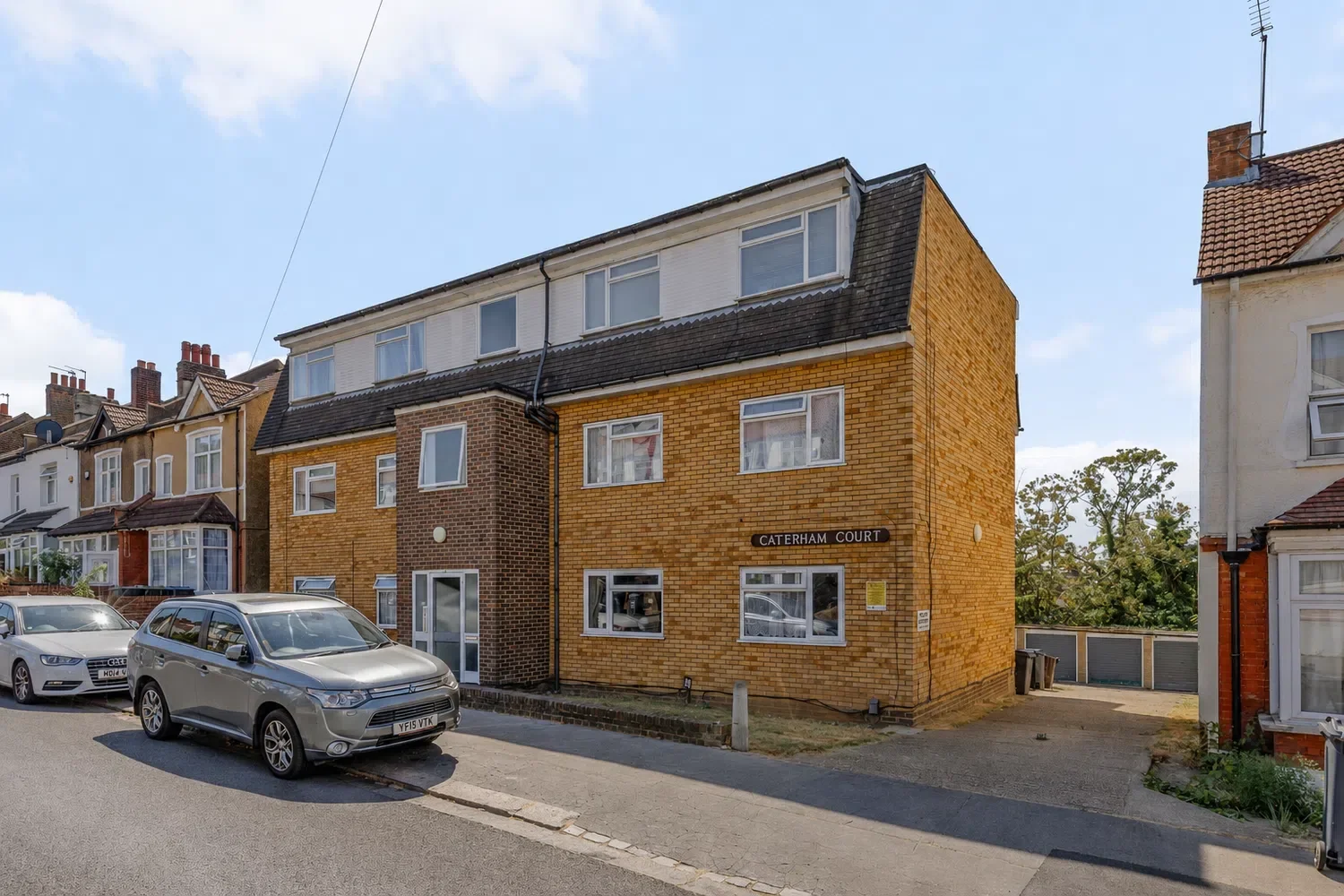 Flat Beauchamp Road in Greater London