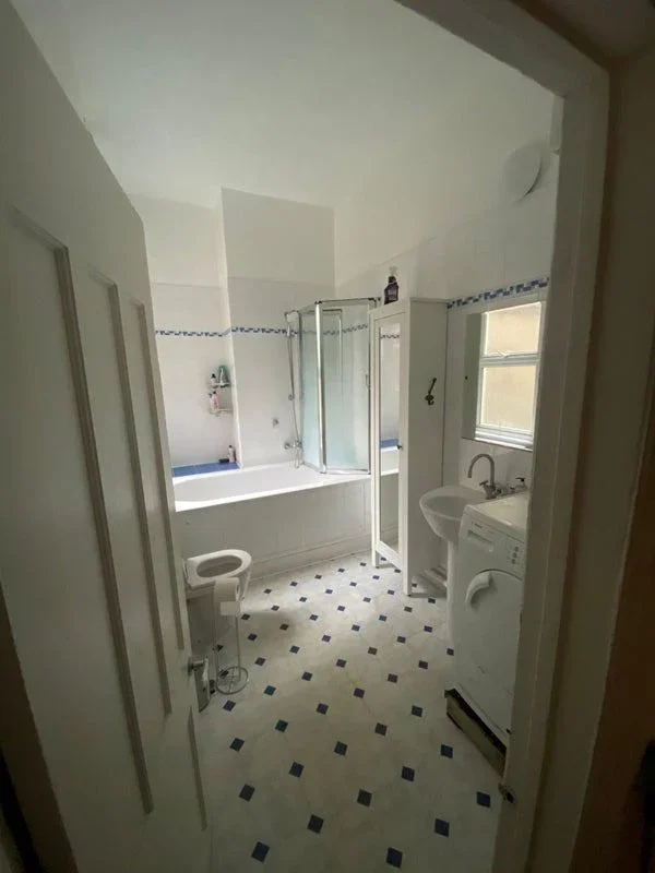 Room Ribblesdale Road in Greater London