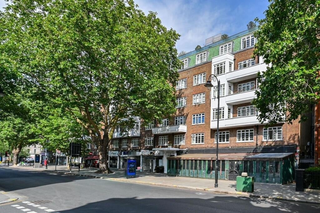 Flat Old Brompton Road in Greater London