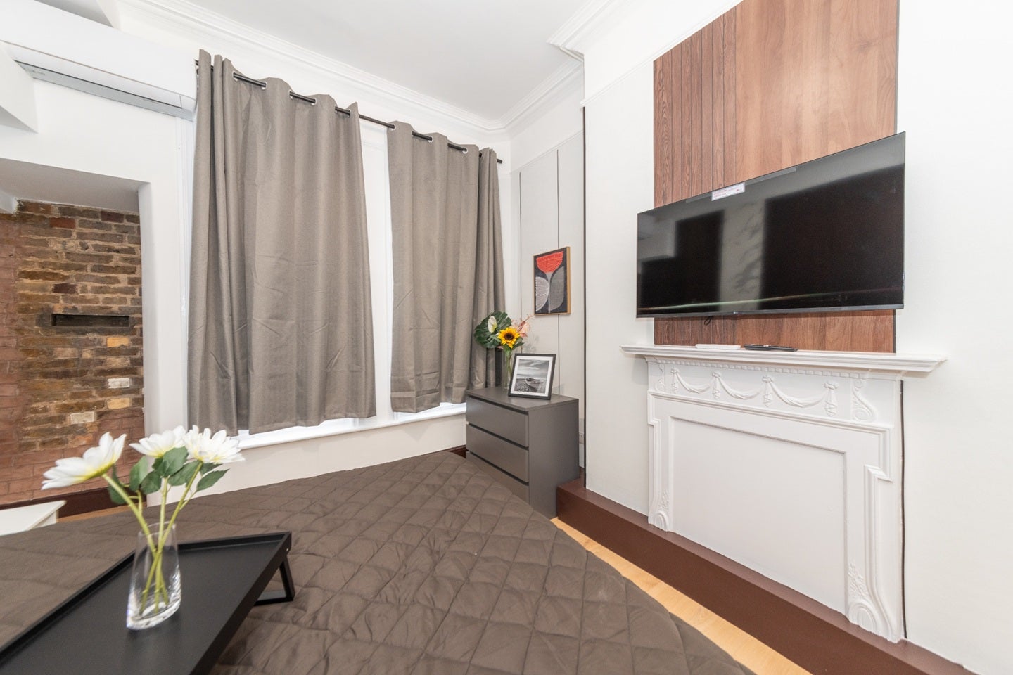 Flat Kensington High Street in Greater London