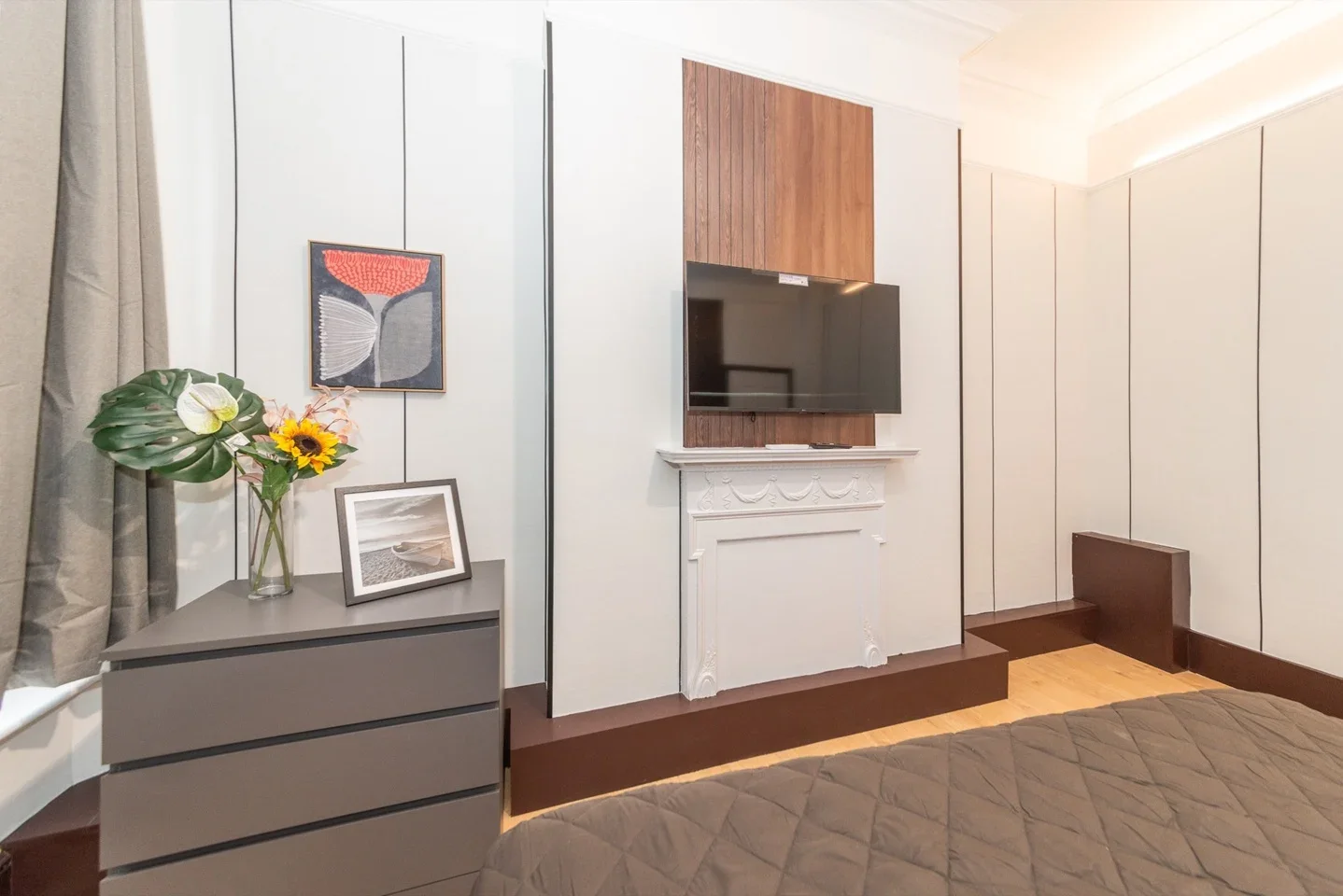 Flat Kensington High Street in Greater London