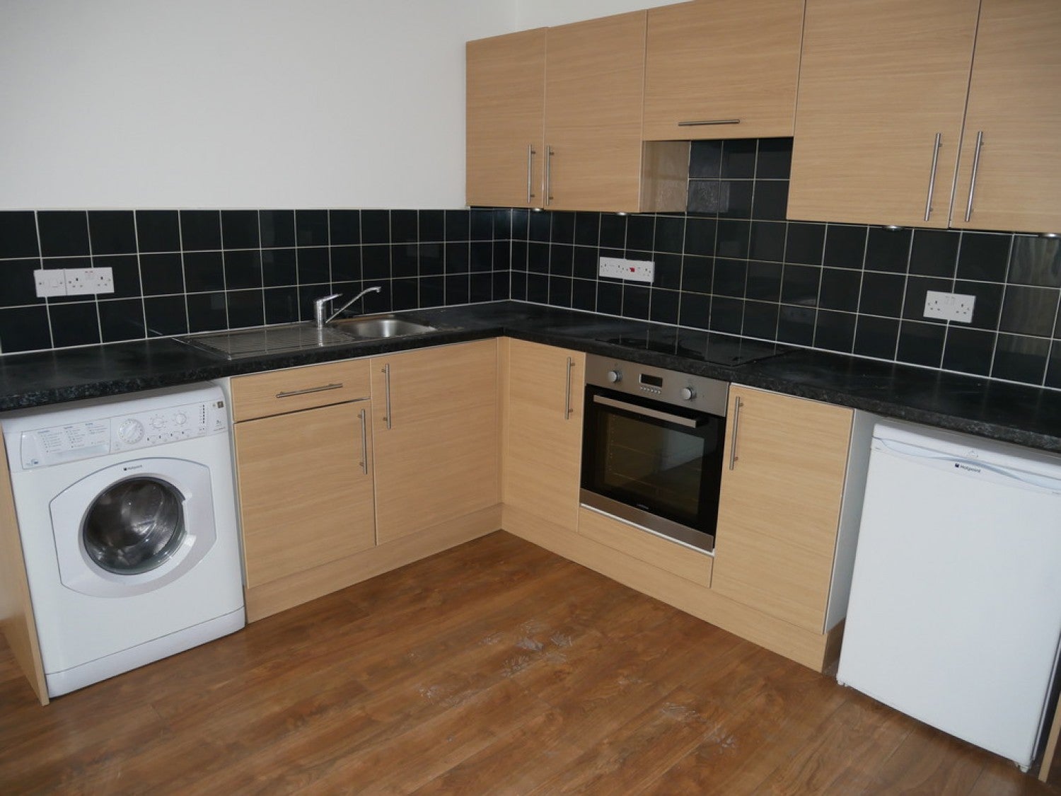 Flat Newbridge Close in Radcliffe