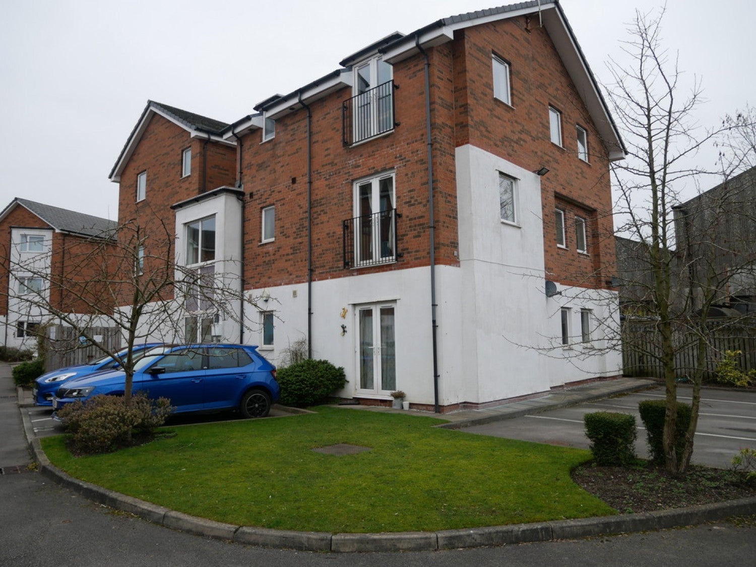 Flat Newbridge Close in Radcliffe