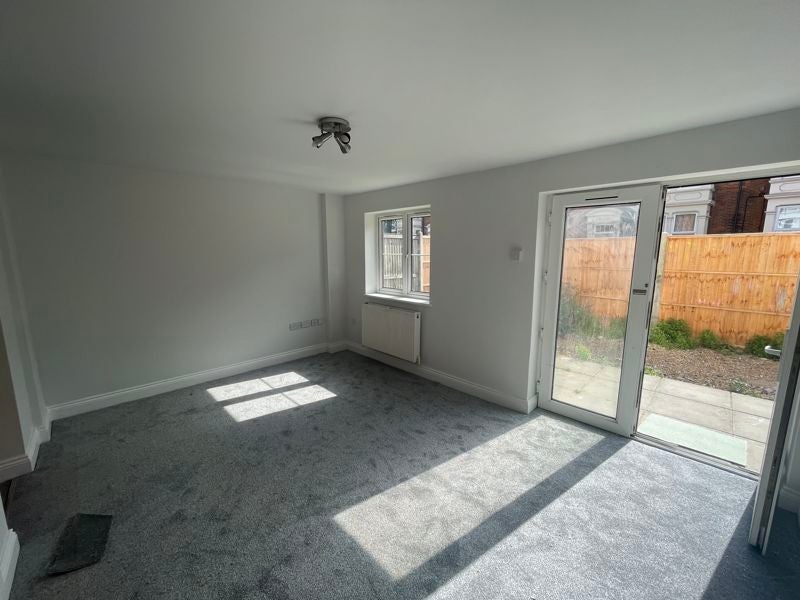 Flat Montgomerie Road in Portsmouth