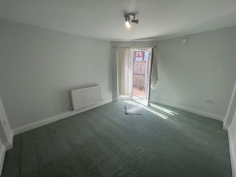 Flat Montgomerie Road in Portsmouth
