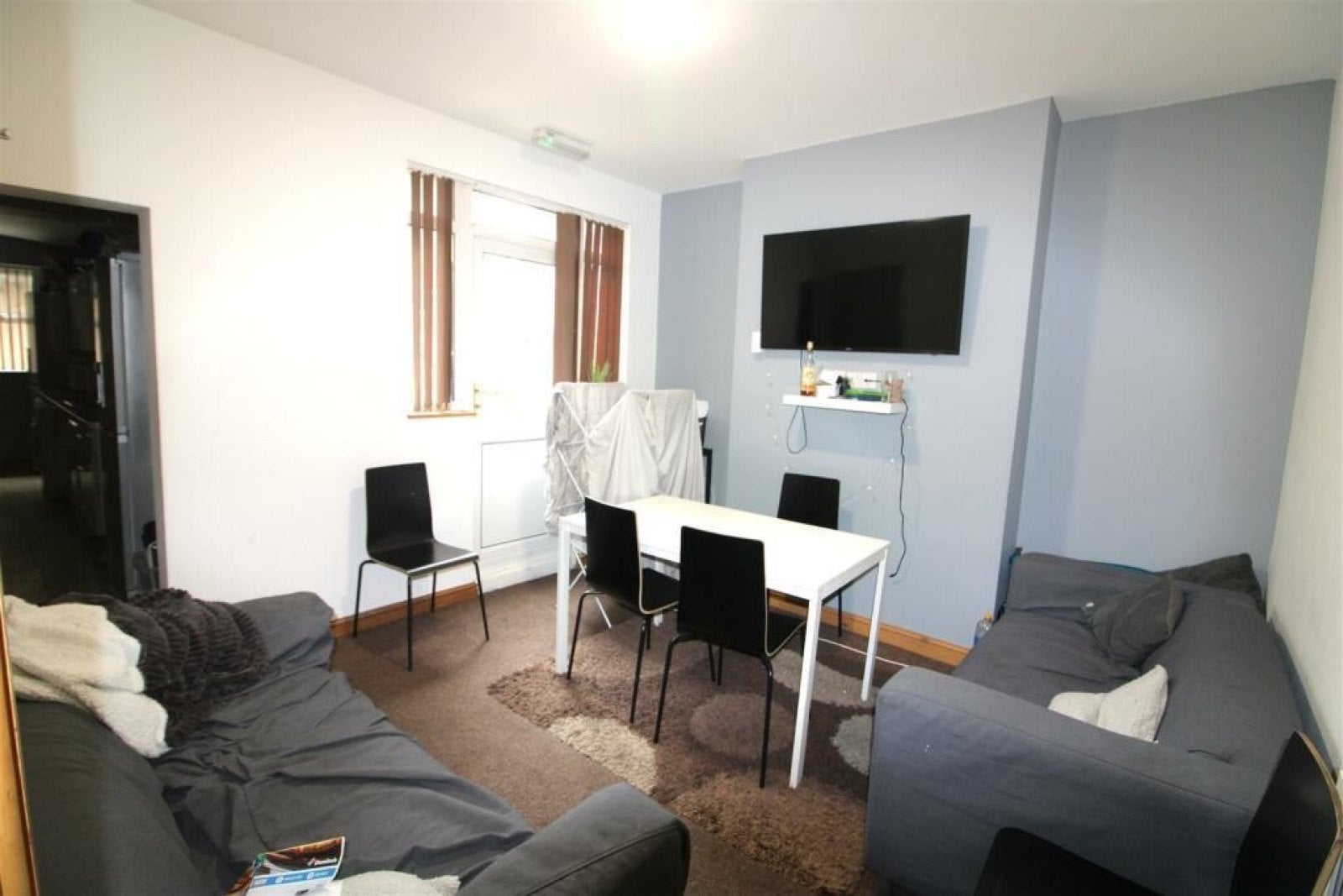 Room Albert Road in Nottingham