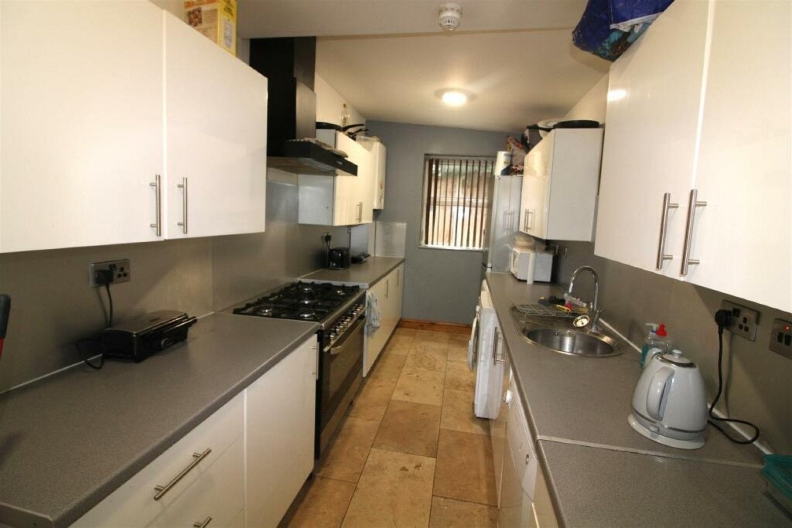 Room Albert Road in Nottingham
