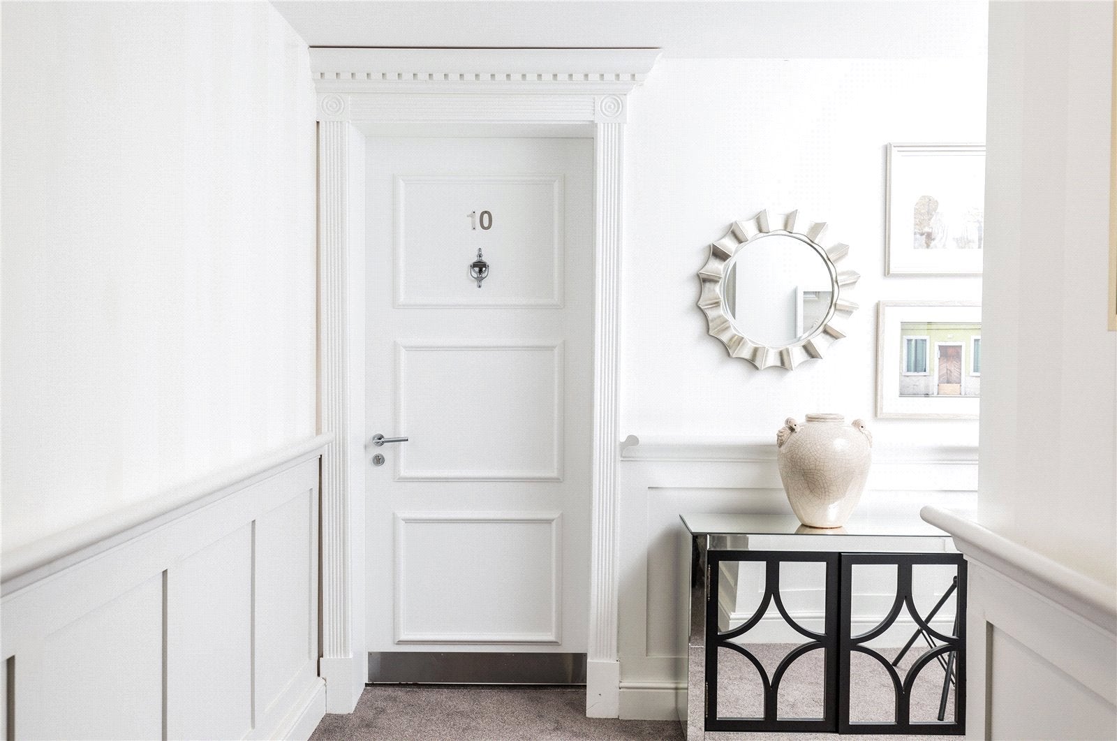 Flat Stratton Place in Cotswold District