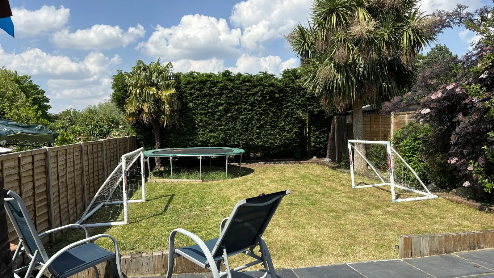 Flat Somerset Avenue in Greater London