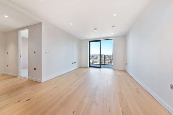 Flat Pilot Walk in Greater London