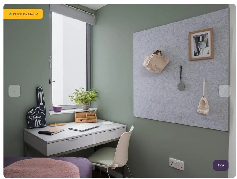 Room Settles Street in Greater London