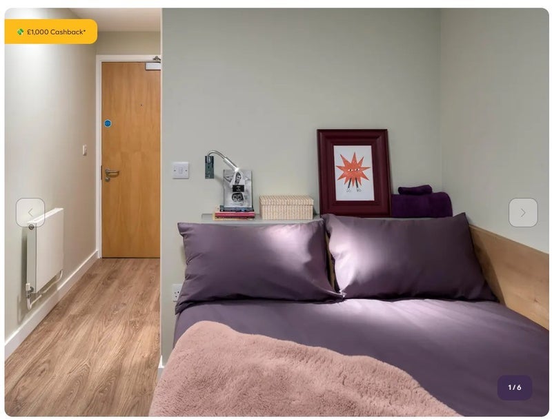 Room Settles Street in Greater London