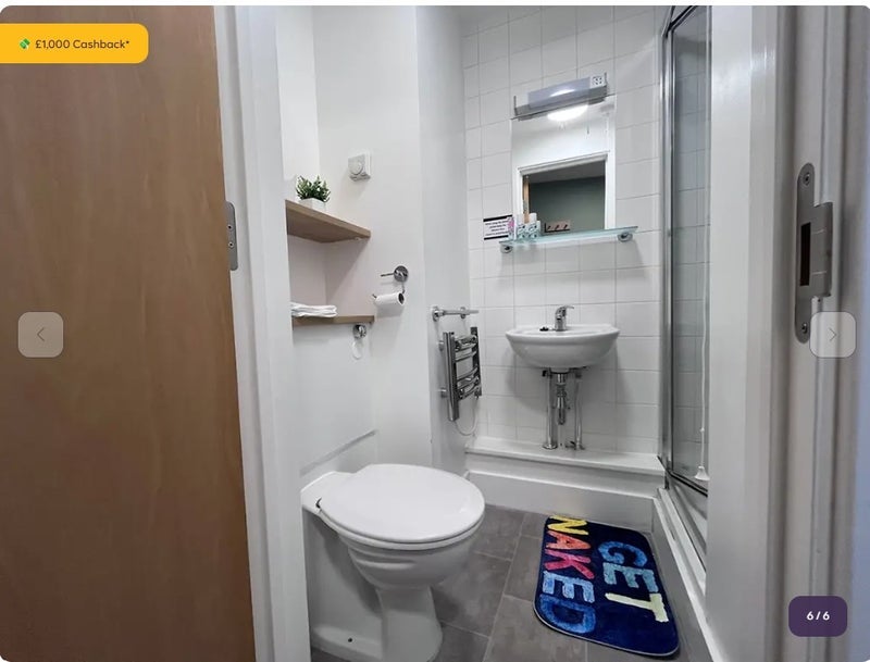 Room Settles Street in Greater London