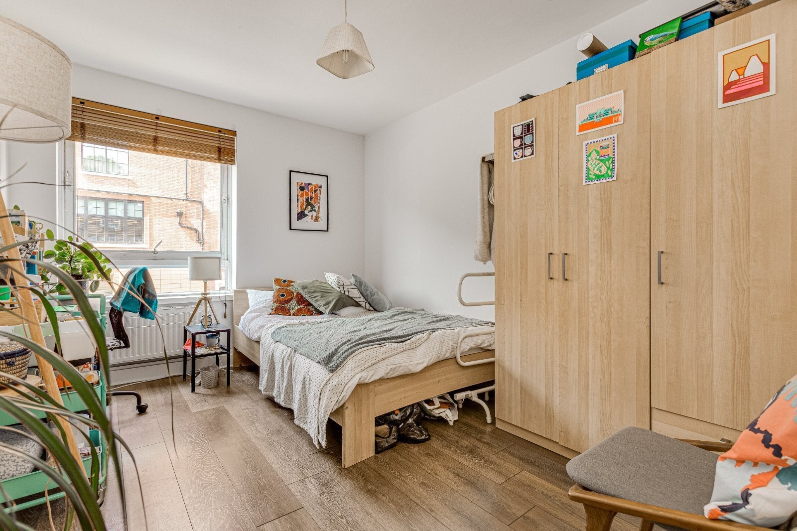 Flat Ilminster Gardens in Greater London