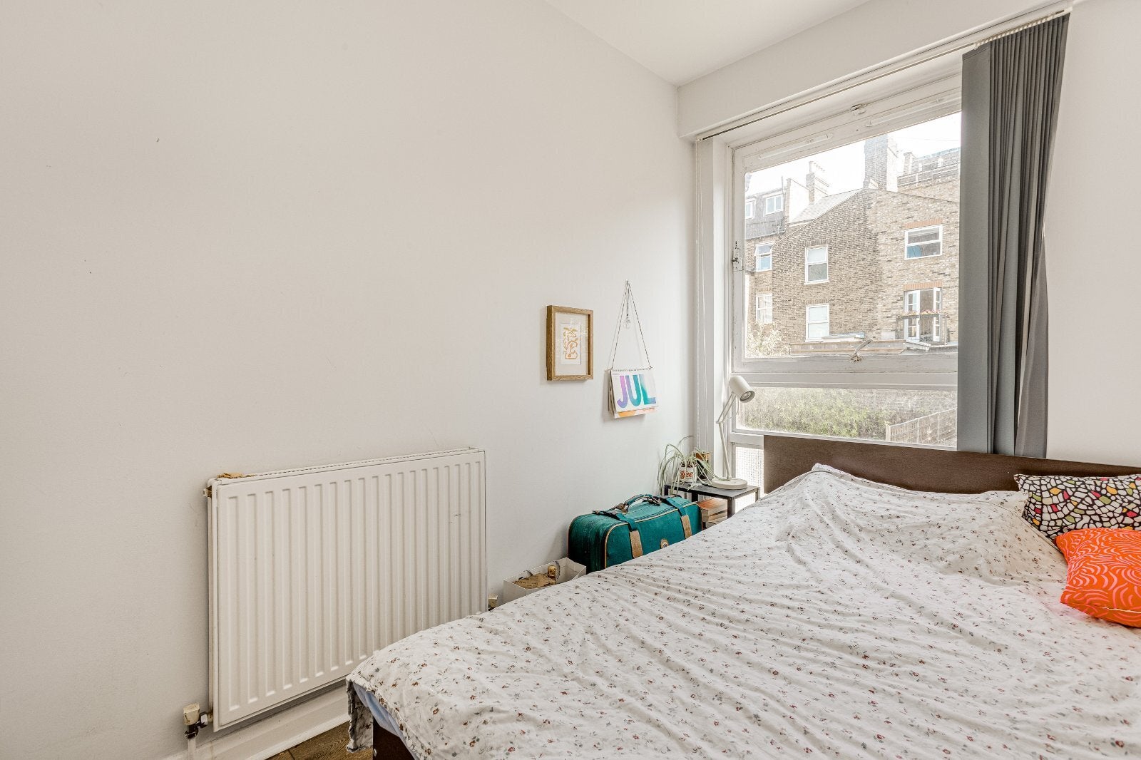 Flat Ilminster Gardens in Greater London
