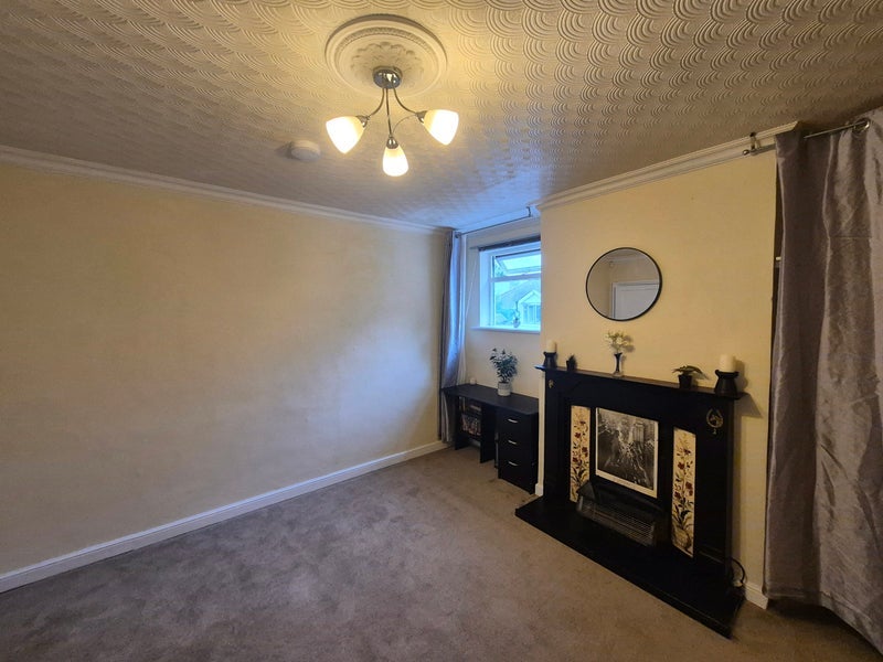 Room Sydney Road in Greater London