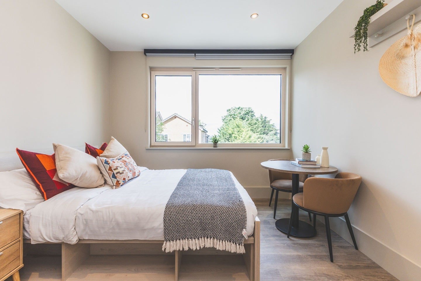 Room Augustus Road in Greater London