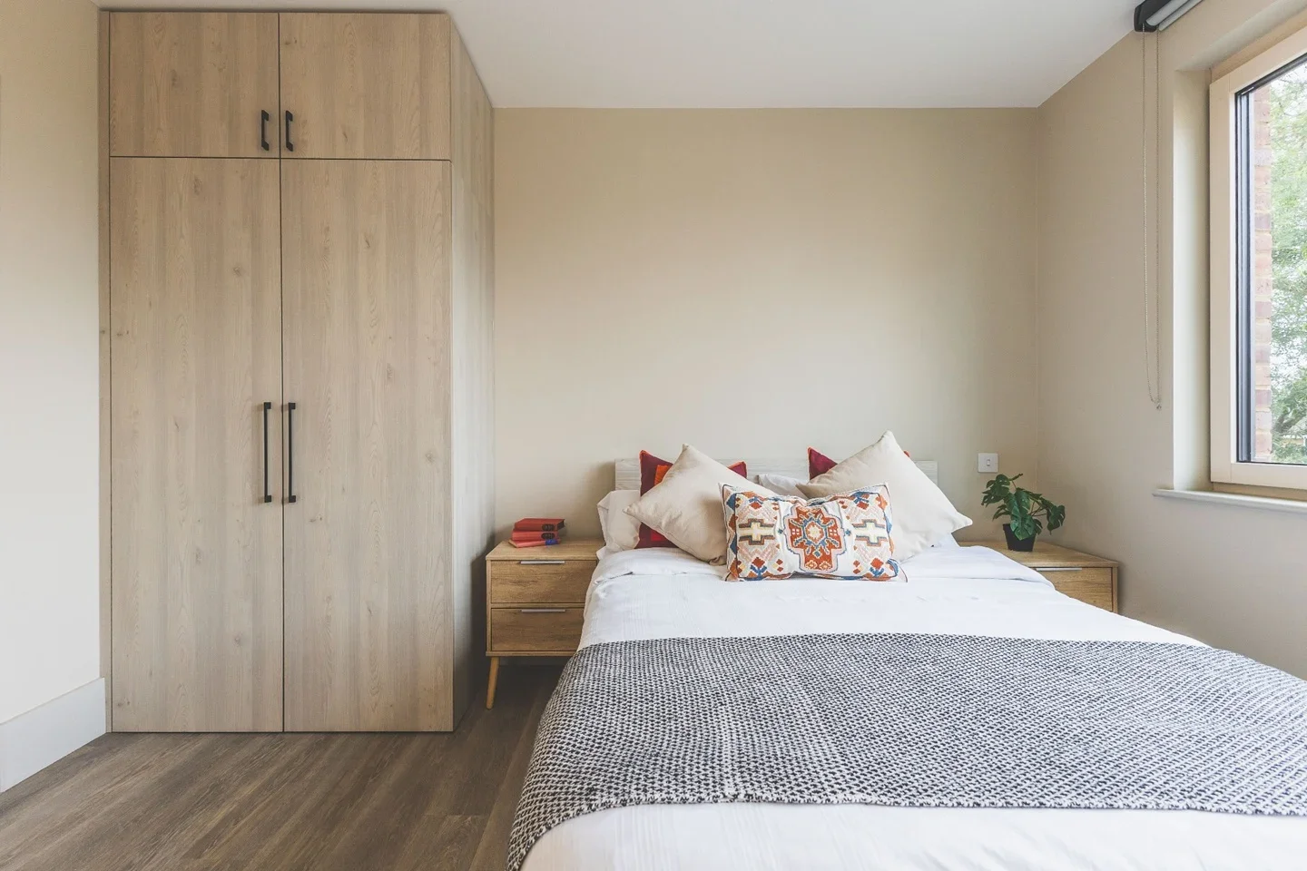 Room Augustus Road in Greater London