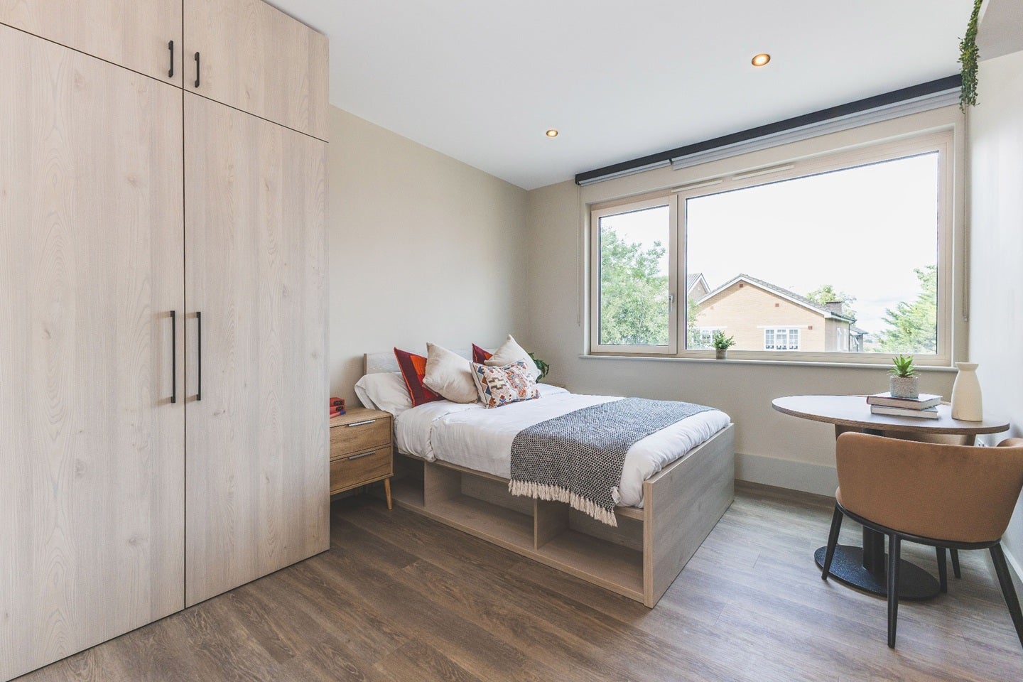 Room Augustus Road in Greater London