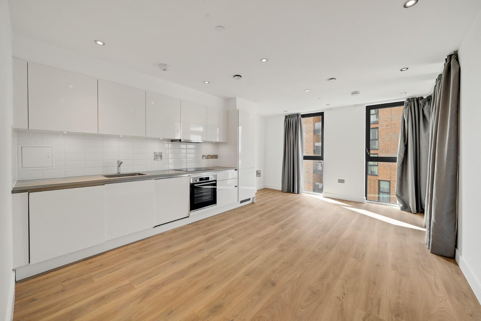Flat Curtis Lane in Greater London