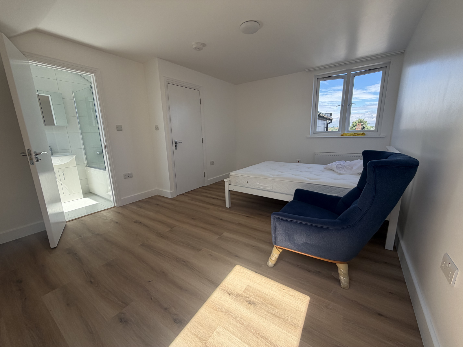 Room Maryland Road in Greater London