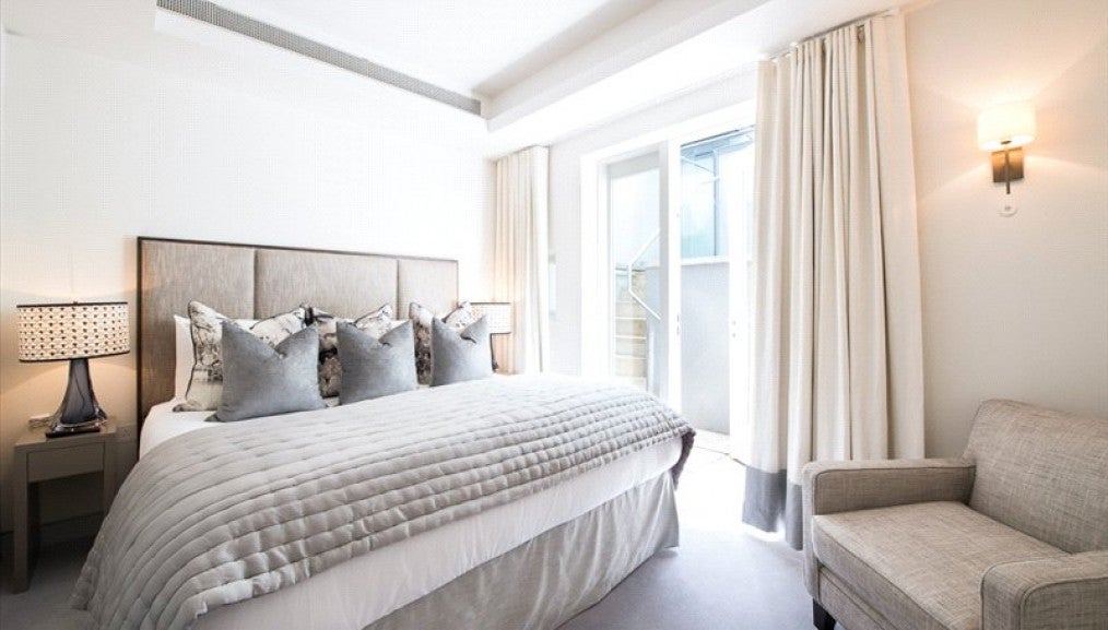 Flat Duke Street in City of Westminster