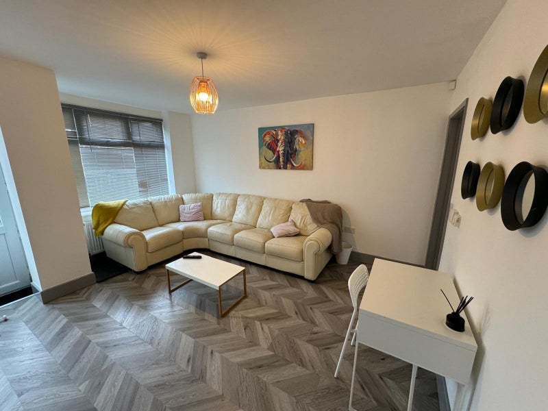 Room Manor View in Leeds