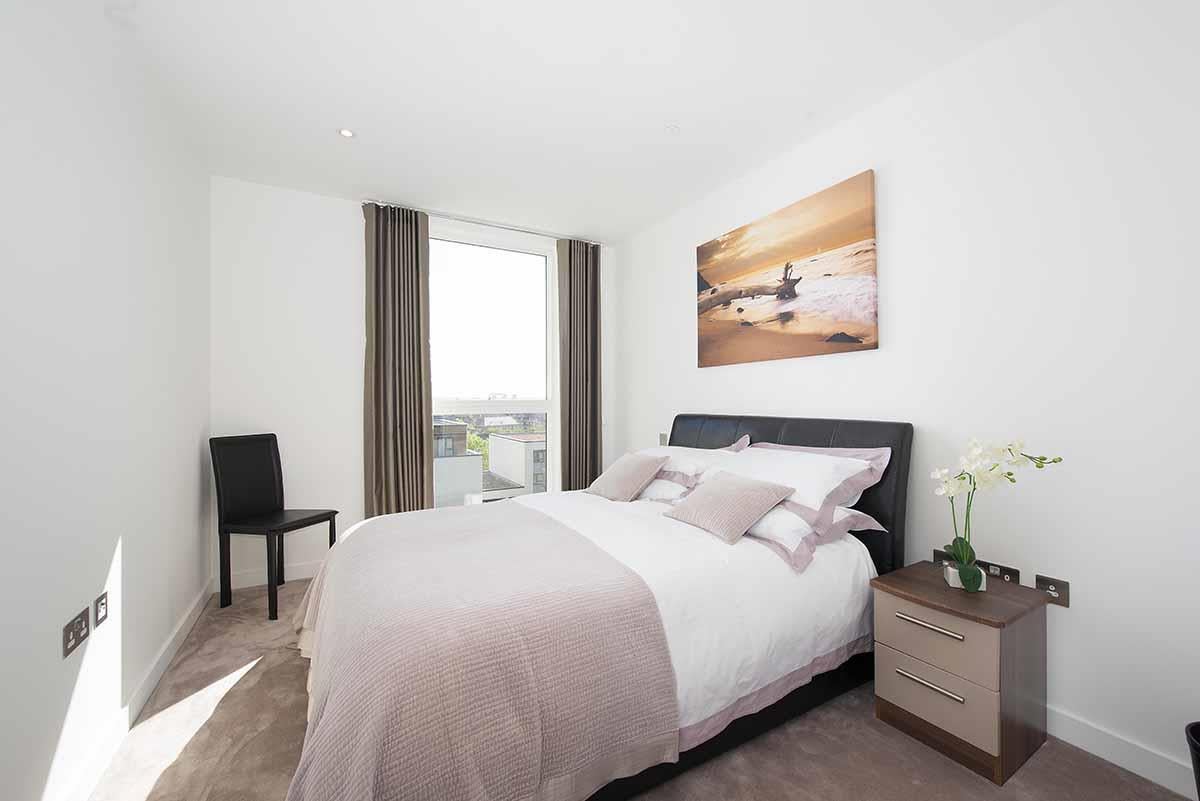 Flat Cobblestone Square in Greater London