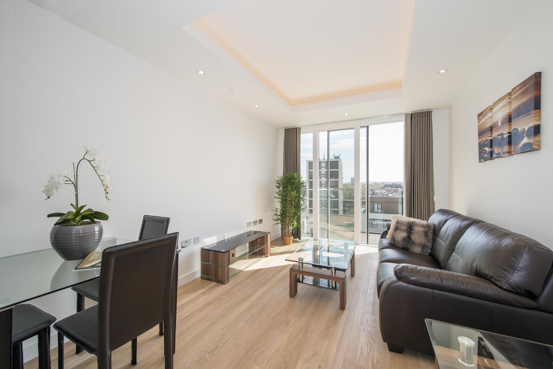 Flat Cobblestone Square in Greater London
