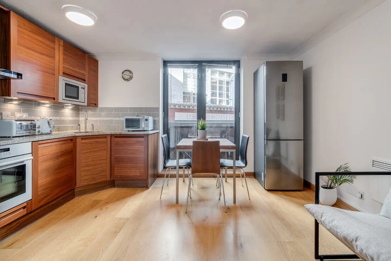 Flat Bartholomew Close in City of London
