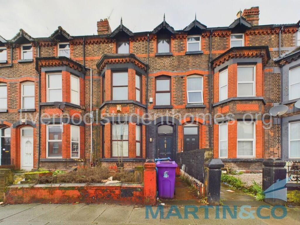 Flat Shaw Street in Liverpool