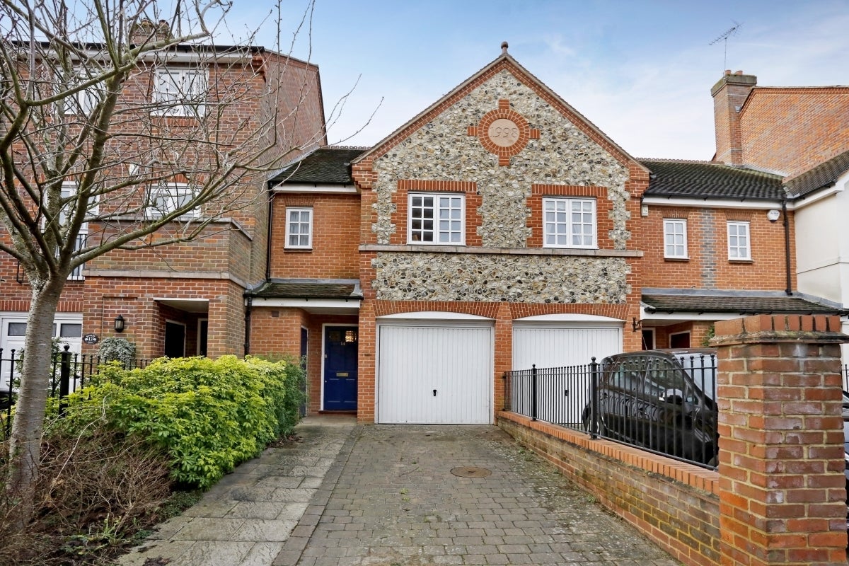 House Barley Way in Marlow