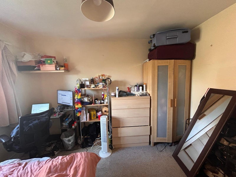Room Bartlett Close in Greater London