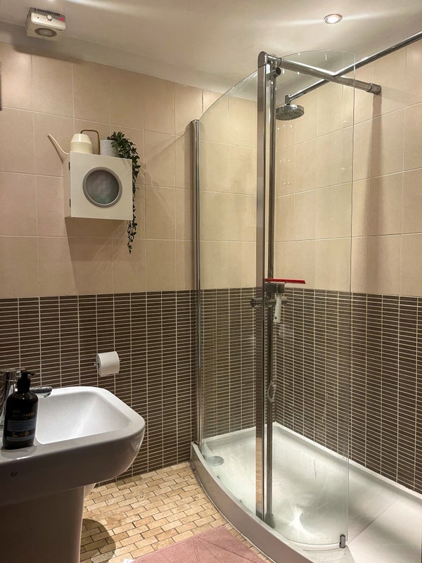 Room Louisa Gardens in Greater London