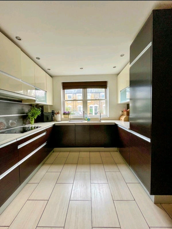 Room Louisa Gardens in Greater London