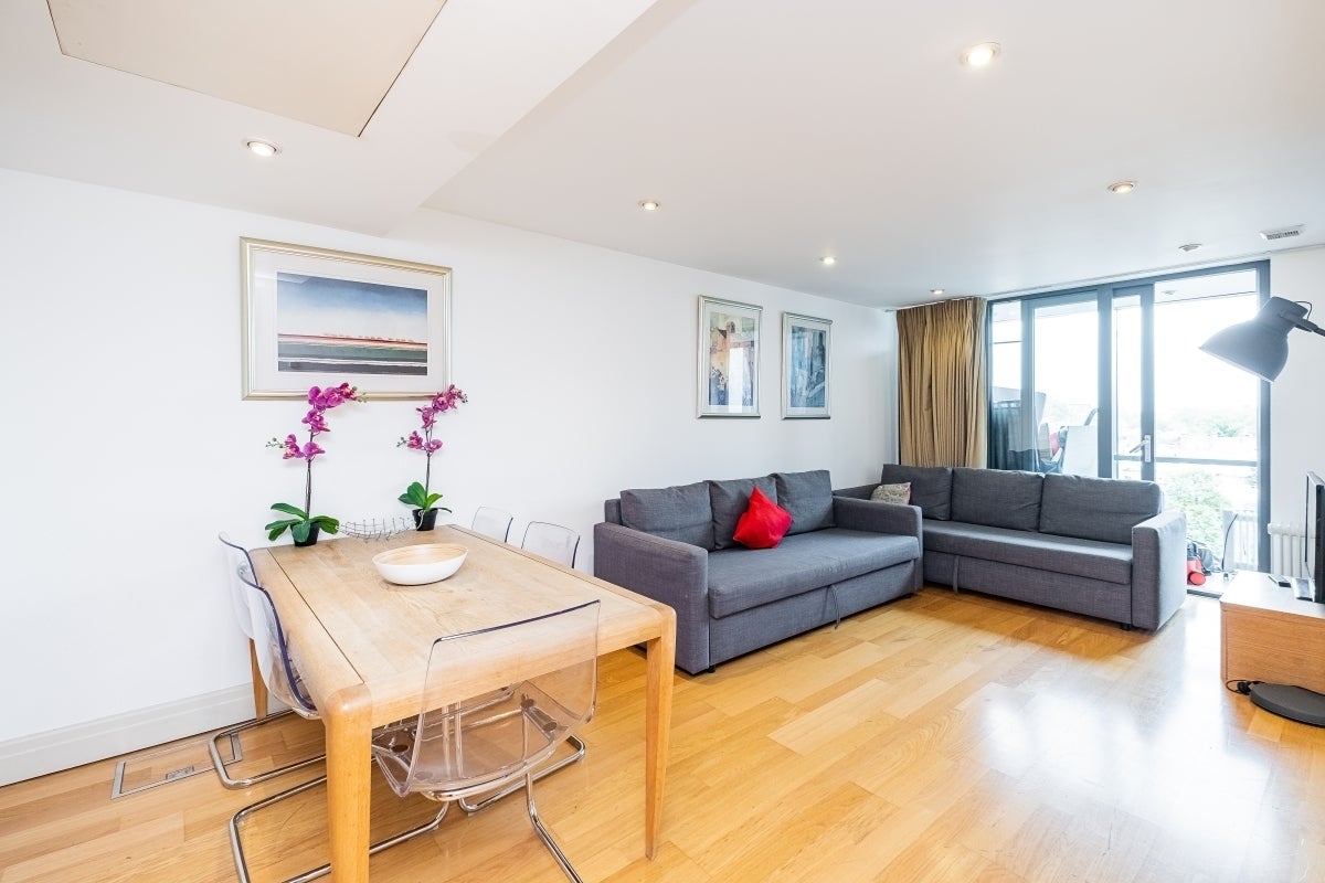 Flat Sheldon Square in City of Westminster