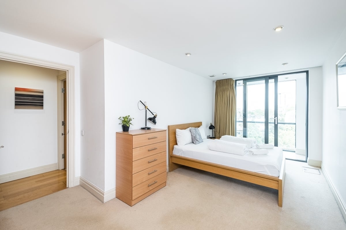 Flat Sheldon Square in City of Westminster