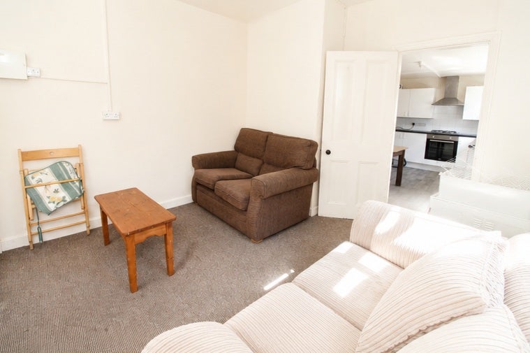 Room Kimbolton Avenue in Nottingham