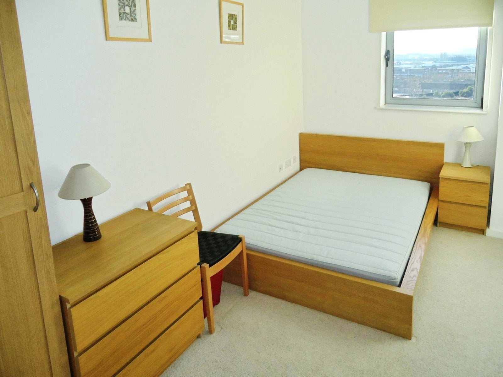 Room Gotts Road in Leeds