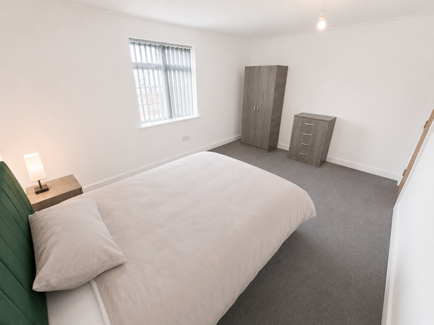 Room Dewsbury Road in Wakefield