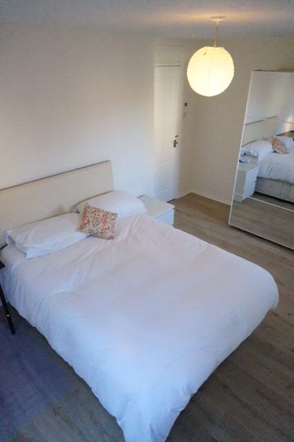 Room Farrow Lane in Greater London