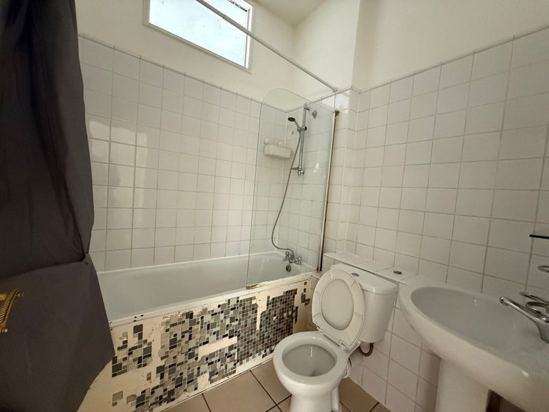 Flat Penge Road in Greater London